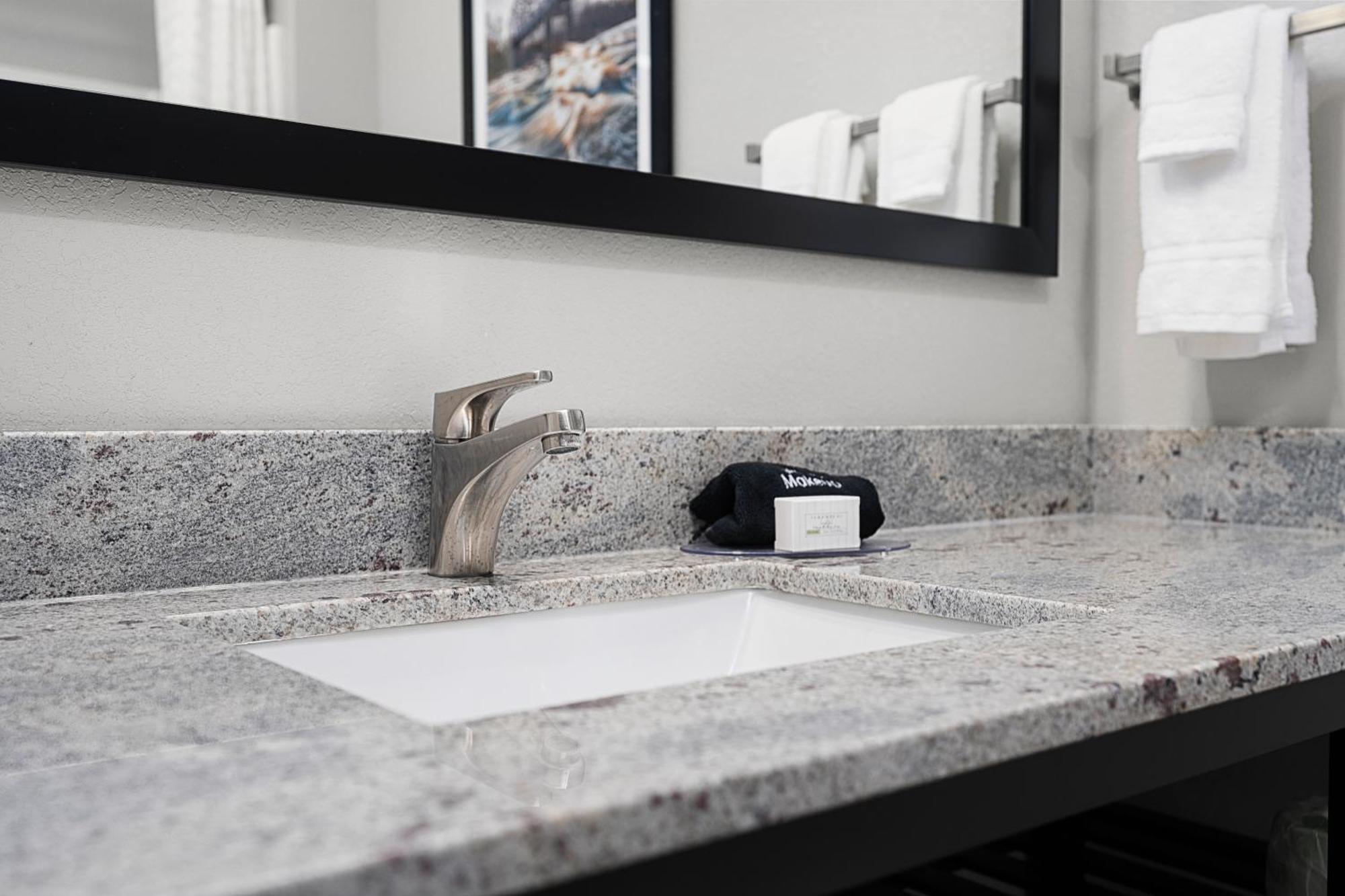 Hotel Riverstone By Cobblestone - 3*