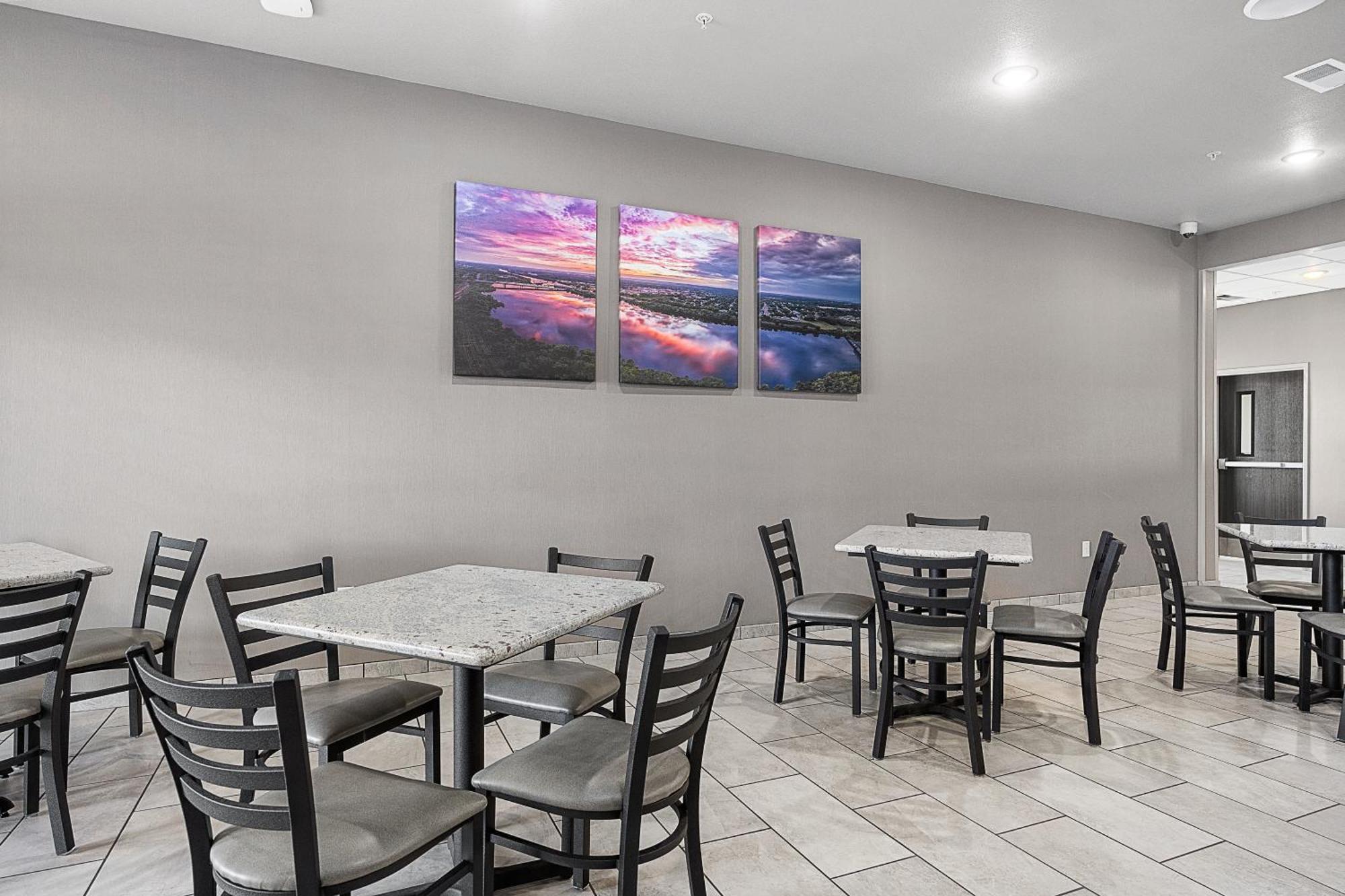 Hotel Riverstone By Cobblestone - 3*