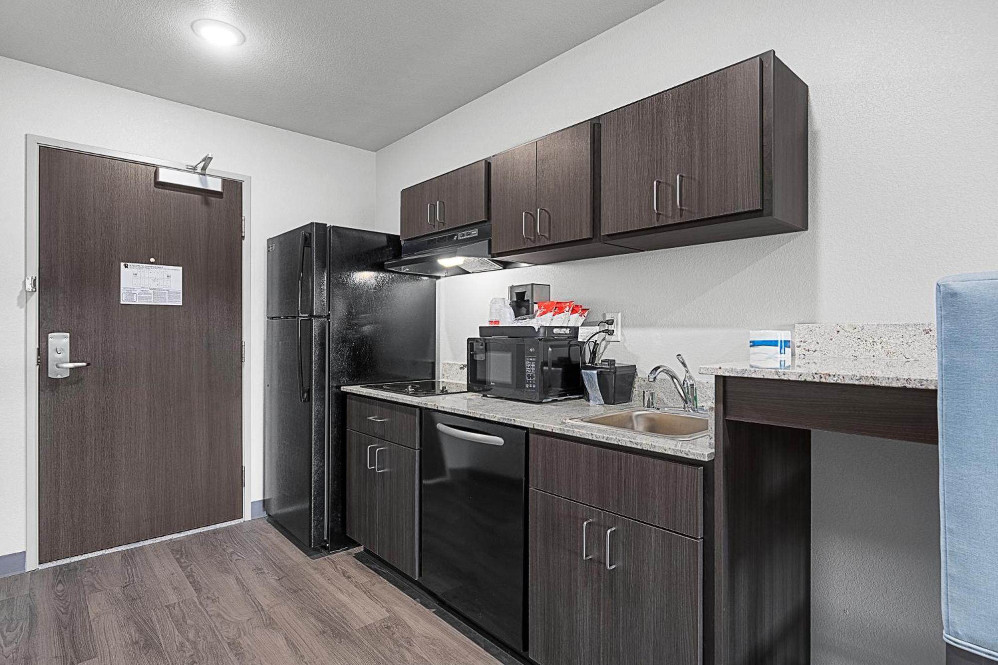 Riverstone By Cobblestone - Hotel Chippewa Falls