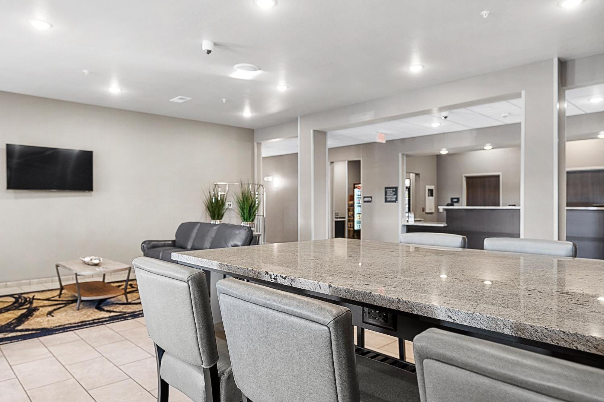 Hotel Riverstone By Cobblestone - Chippewa Falls